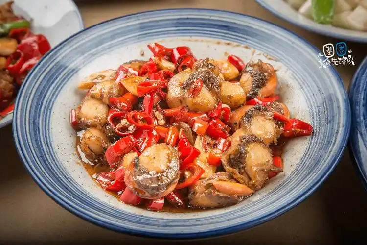 排队150分钟的网红店,现在人均50就能吃遍17道招牌菜!