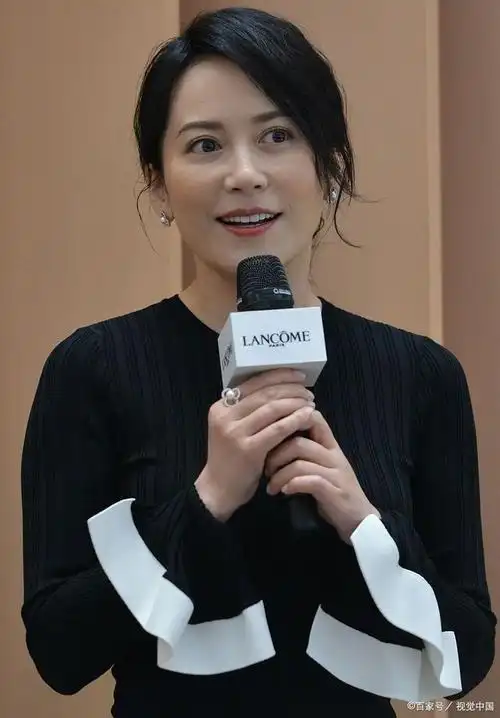 52岁俞飞鸿"知三当三"?被曝与已婚男生子后,真相再也藏不住了