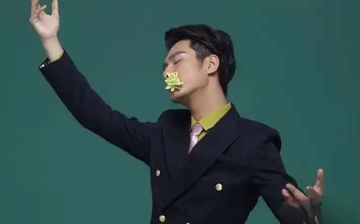 个人资料,走红经历及代表作品介绍 - 青元名人堂