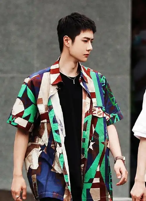 王一博下周天天向上新造型曝光一件衬衫的万有吸引力