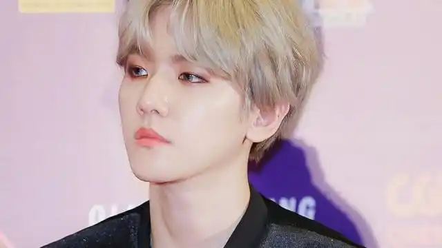 2irene不是……2边伯贤不由分说的吻上irene的嘴irene感觉到了腥味血!