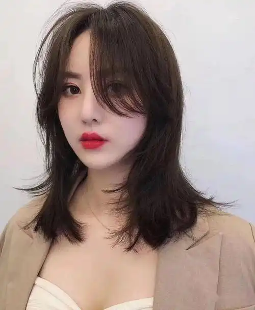 "高层次过肩发 "2021年美又帅!_发型