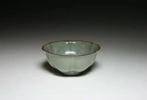 枫咏华品的相册 - 南宋龙泉溪口官窑花口盏 高4口径8.