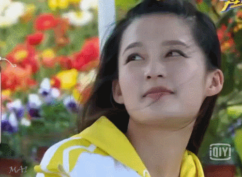 笑的好安静好甜美啊 电视剧《白鹿原》中,李沁用眼神刻画出命运坎坷的