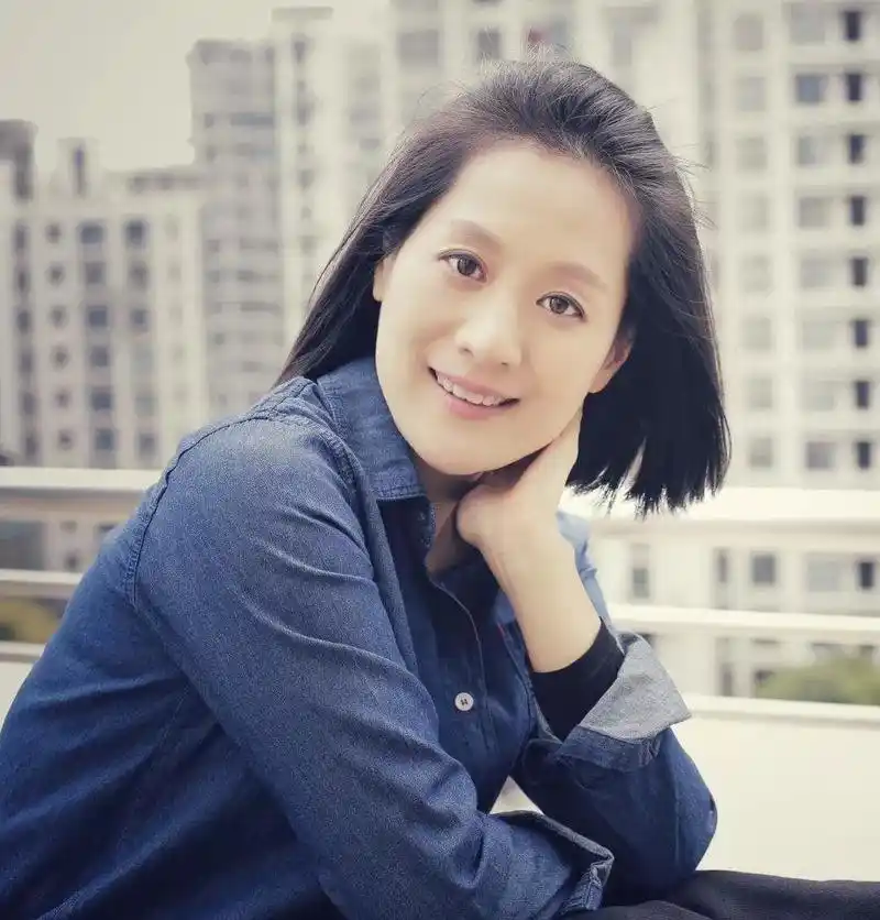 同被上海首富邀请,林海为何能逃过一劫?你看他妻子什么身份背景