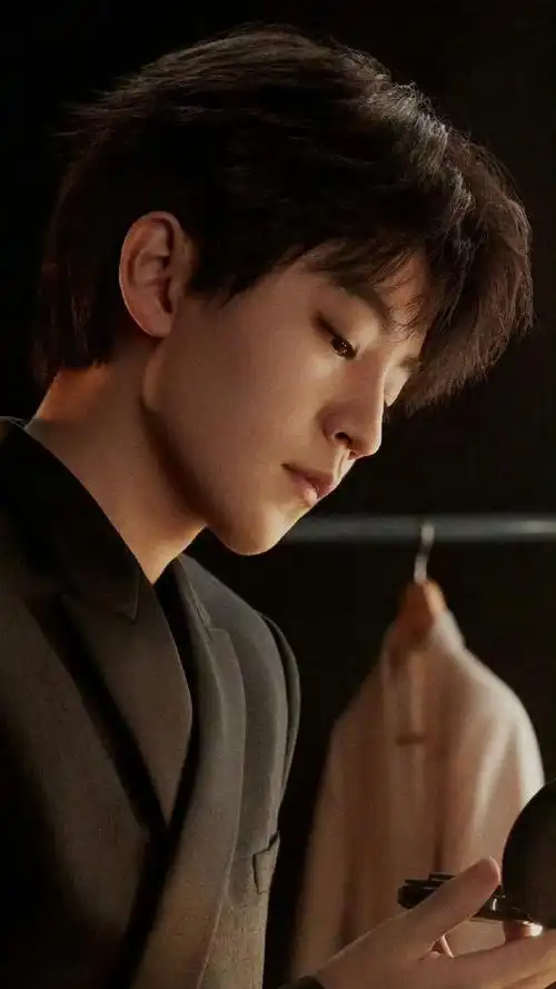 王俊凯最新造型9615 帅气又儒雅的小凯