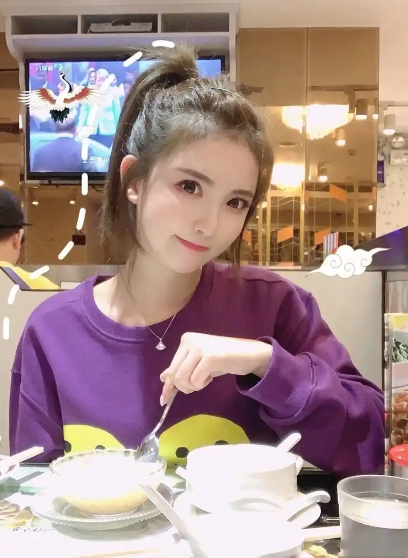 虎牙主播不求人和汤圆官宣了?汤圆不是网红或主播,难道是粉丝?