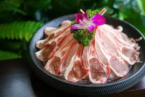 最狂火锅店空降政务区,下冰雹都要去排队