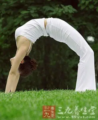 拱桥式瑜伽 塑造完美腰身(2)