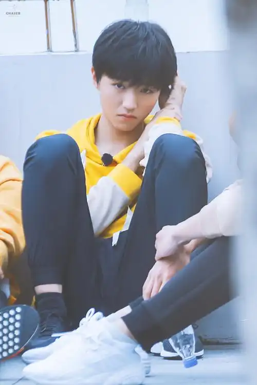 高能少年团录制  "由于你的出现别人都显得不过如此"  @tfboys-王俊凯