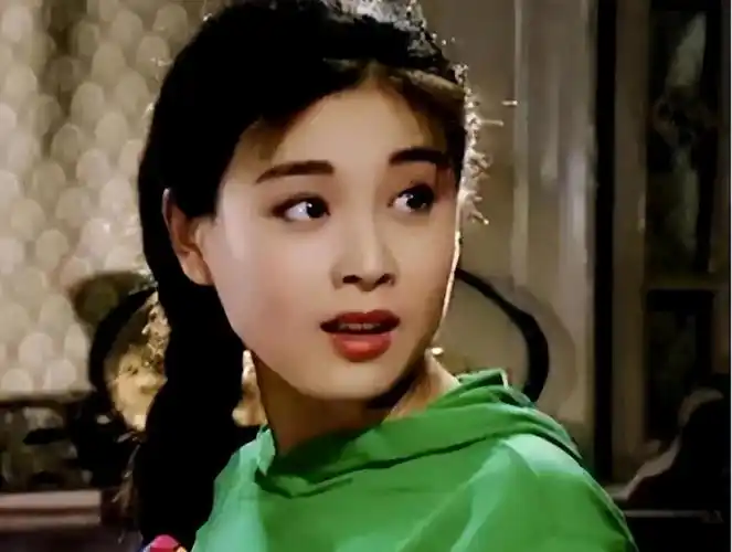 演员赵明明:嫁给英宁,离婚那天抱着女儿大哭,如今54岁依旧单身_腾讯