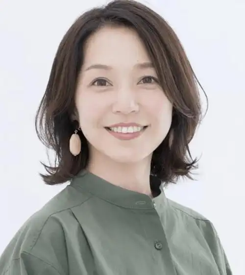 适合50岁大圆脸女人的发型选择适合自己的发型才更显年轻50岁女人头发