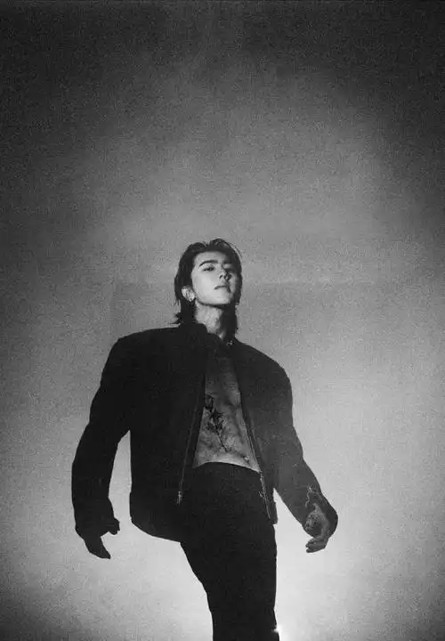 蔡徐坤新歌rideordie##蔡徐坤黑白怼脸照