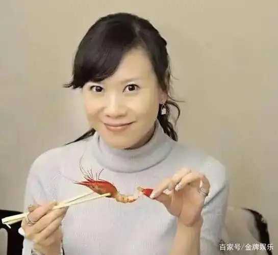 新老娘舅节目主持人杨蕾自曝身心疲惫房海燕离开后压力太大