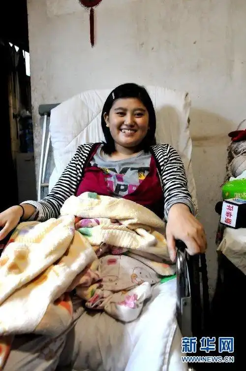 "最坚强高考女孩"去世 已被贵州大学录取(2)