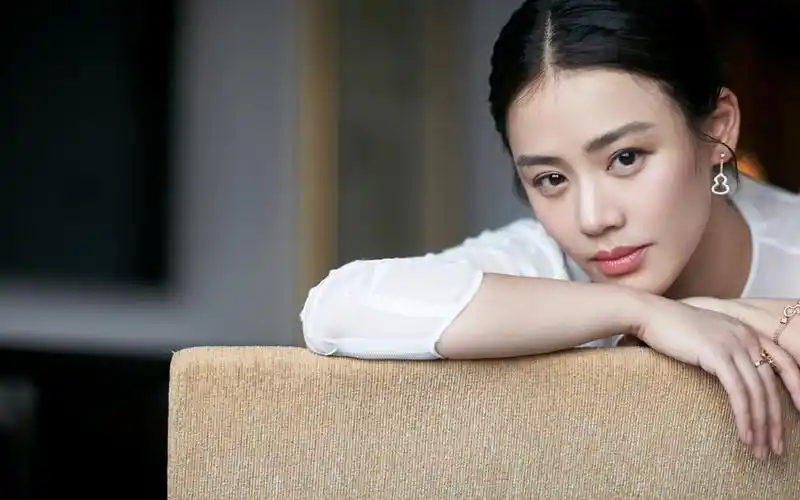 马思纯清新优雅写真图片桌面壁纸高清大图预览1920x1200_大陆明星下载