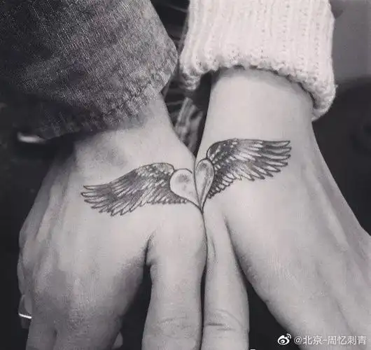 纹身作品推荐分享跟最爱的人,纹一对特别的纹身,这样的寓意很有纪念