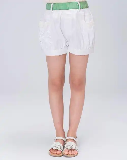女童白色花边撞色短裤