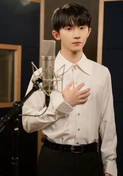 马嘉祺白衬衫小合集斯文禁欲系帅哥气质狠狠拿捏住!少年感满满!