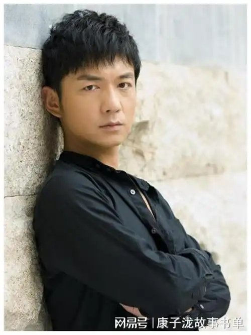 演员邢佳栋:因打架被北电开除,出道至今零绯闻,妻子身份成谜|段奕宏