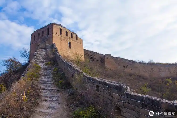 趁着秋意浓浓奔赴雄伟的蟠龙山长城