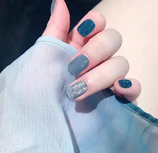 "雾霾蓝美甲亲身测评分享"