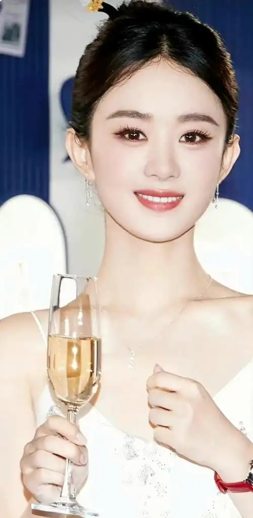 赵丽颖一直是当下最受欢迎的电视剧女演员之一,她不仅有着精湛的演技