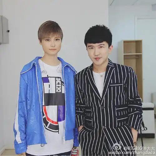 杨幂baby合照上热搜 张大大豪华交友圈都有谁?