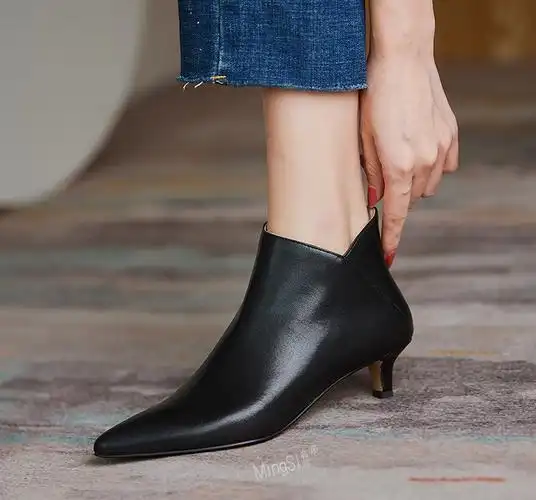 短靴女春秋季新款细跟猫跟及踝靴秋冬季尖头小跟靴子v口高跟鞋裸靴