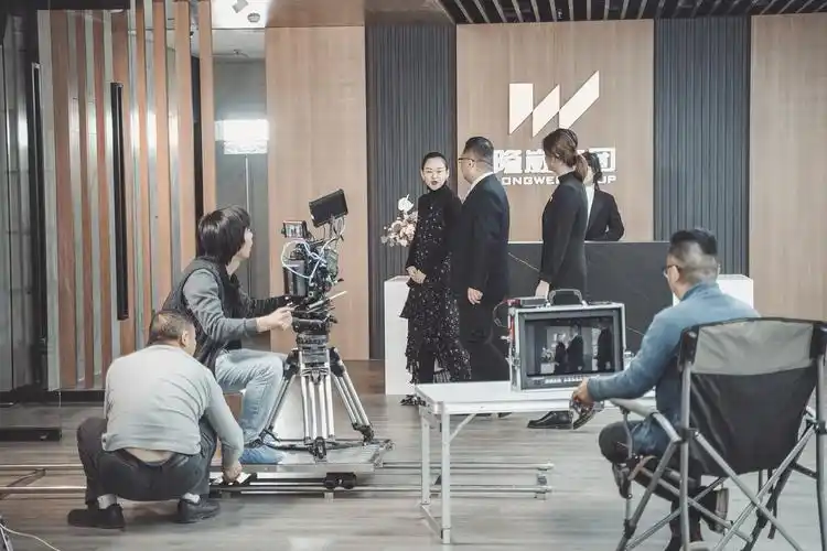 周禹笙导演在内部取景拍摄现场周禹笙导演在内部取景拍摄现场周禹笙