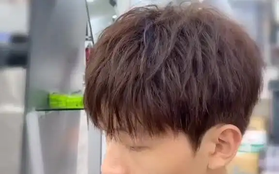 推荐指数5 男生发型 男生发色 男士烫发