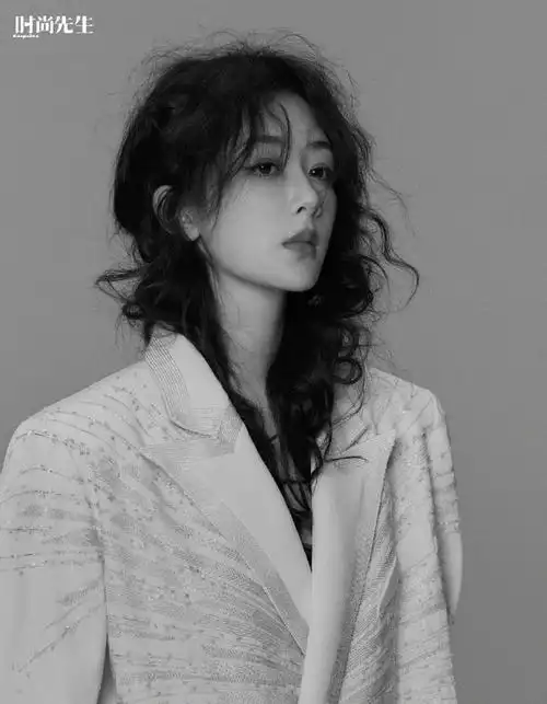 恭喜杨紫解锁第十一套高定  ronald van der kemp 2020春夏  #杨紫