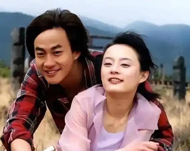 谁也没想到,当年何润东深情示爱孙俪,却三番五次被拒绝!