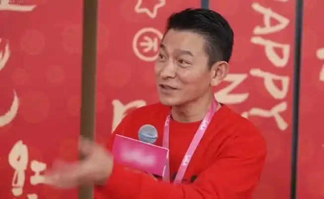 刘德华剪头发好专业