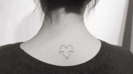 爱心纹身