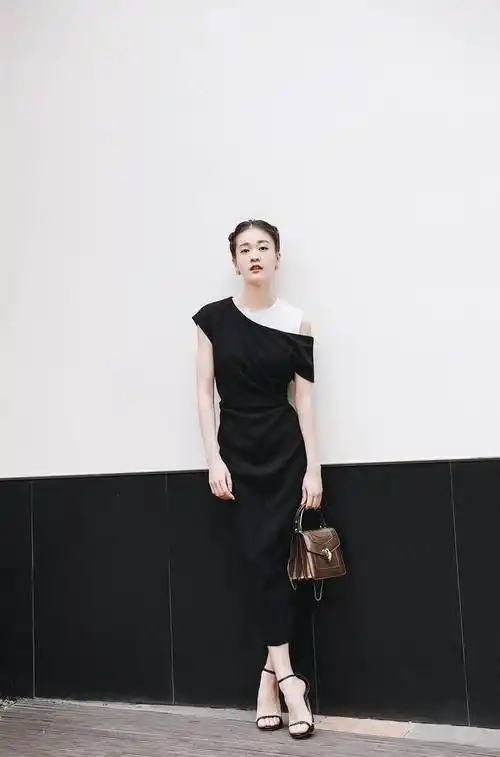 张雪迎终于穿对衣服了网友这才是21岁少女该有的模样