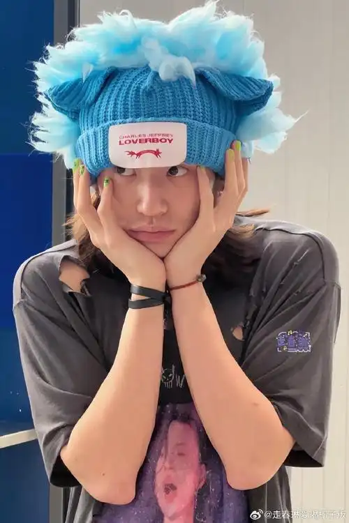 小鬼王琳凯超话#小鬼把更多时间花在音乐上#这么可爱你不要命啦97