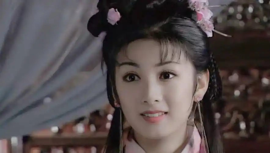 原创黄奕出道就演女主两段婚姻后被贴上出轨标签45岁仍孤身一人