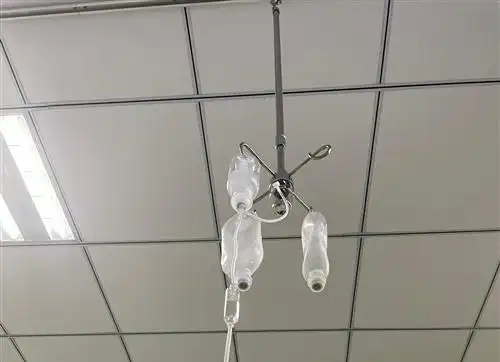 4,每天到点就走,不知道的还以为我去上班的来,其实是去医院挂吊水.