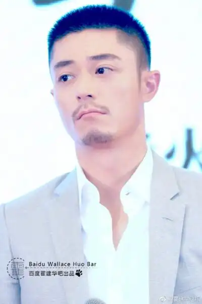 霍建华上海电影节# 【霍建华小胡子】霍建华携带两部作品《逆时营救