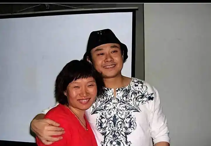 生下女儿40天和富商私奔,刀郎爆红后,她又主动找上门_小雨_故事_生活