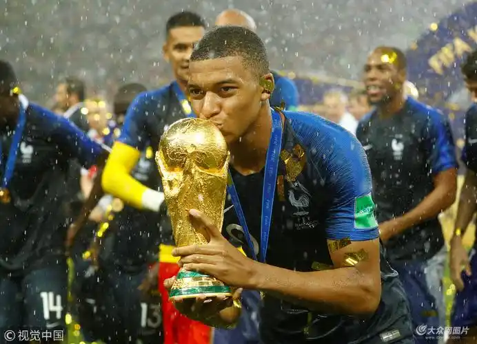 2018年7月15日,俄罗斯莫斯科,2018俄罗斯世界杯颁奖典礼举行.