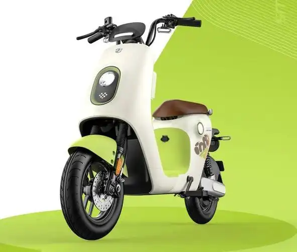 这是绿源最新推出的一款电动车,在外观设计上其实和之前的inno7是差别