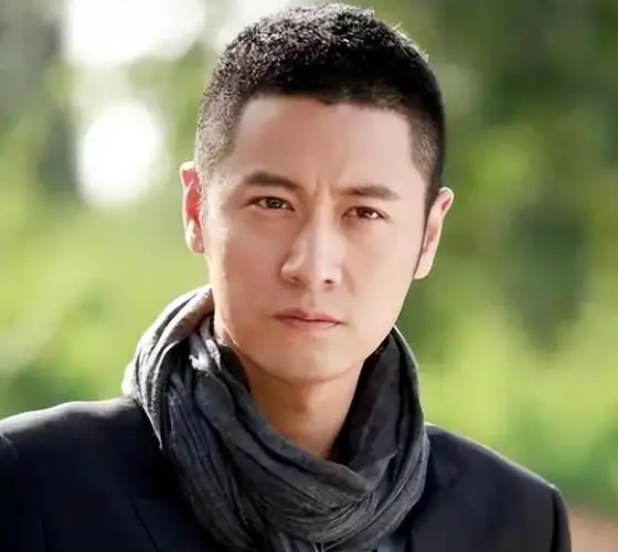 任重长相被林心如说丑转型做老师培养出黄轩和景甜等大明星