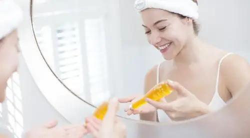 油类产品也能做到代谢角质的功效.(图/翻摄自tropic skincare)