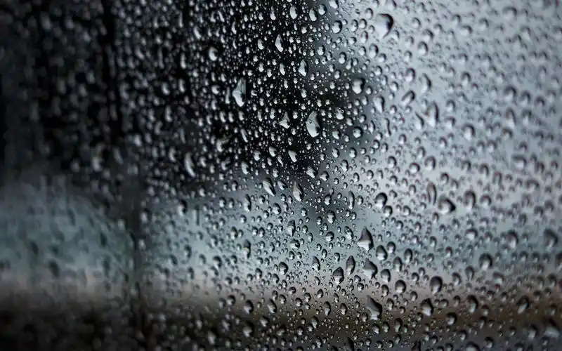 玻璃上的水珠壁纸