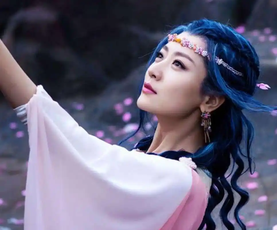 《幻城》中白冰一出场惊艳众人,网友:史上最美人鱼公主!