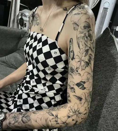 夏天到了 该整一个花臂了#纹身  #我的纹身分享  #素花纹身  #手臂