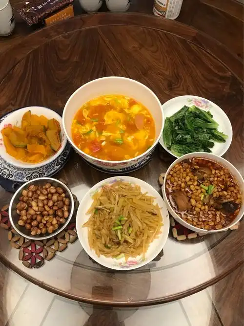 经过这次实践活动,我不仅学会了做饭的技能,也感受到了父母的辛苦