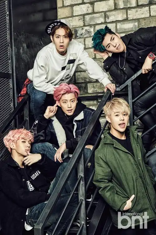 组合imfact拍写真 五人五色用绚丽抒写青春